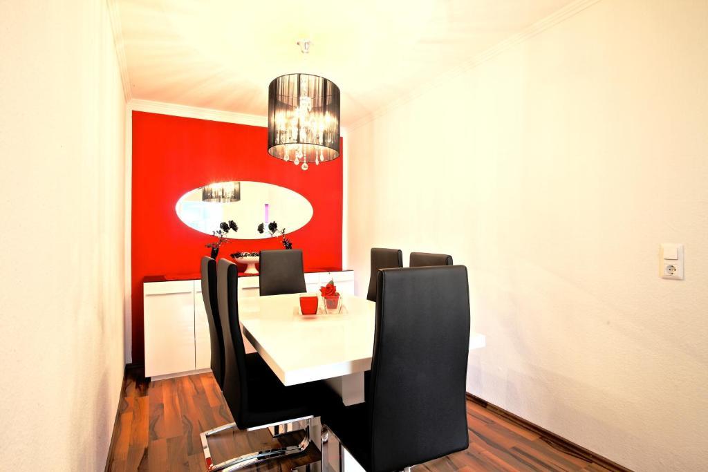 Private Apartments Hannover - Room Agency Room photo